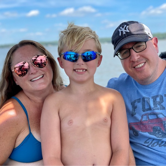 Welcome to my Closet! Thanks for stopping by. - Picture 11 of 17